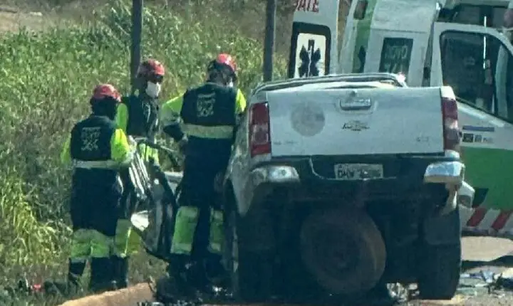 Acidente - Colisão entre Caminhonete e caminhão deixa vítima fatal na BR-364