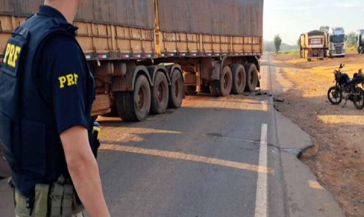 Acidente - Motociclista morre após bater em carreta na BR-364 entre Ariquemes e Jaru