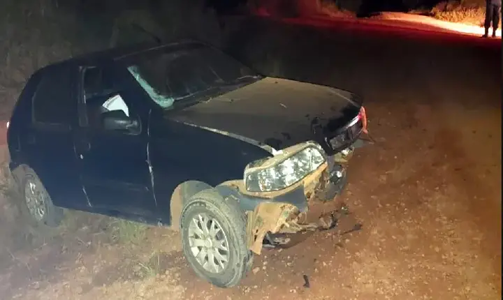 Acidente - Mulher fica ferida após carro capotar na zona rural de Rolim de Moura