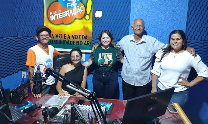 Anandreia Trovó defende educação, direitos sociais e independência política em entrevista à Rádio Integração