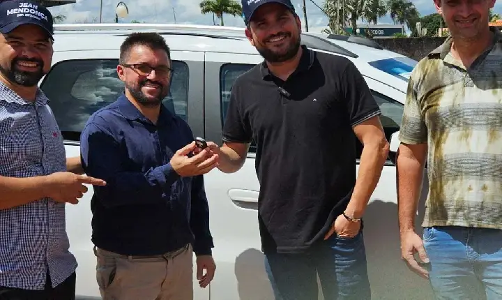 Apoio - Deputado Jean Mendonça entrega veículo para saúde em Parecis com recursos de emenda parlamentar