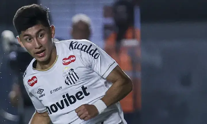 Após meses de negociação, Santos acerta a renovação contratual de Miguelito