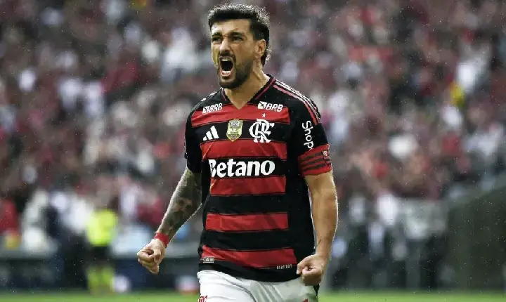 Arrascaeta tem fratura na clavícula confirmada pelo Flamengo após exames
