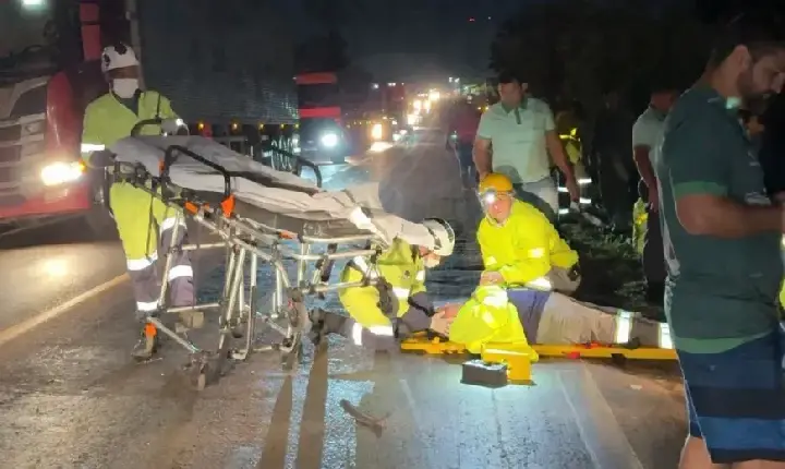 BAITA SUSTO - Acidente envolvendo 3 veículos deixa 15 feridos na BR-163; van levava trabalhadores da Rota do Oeste