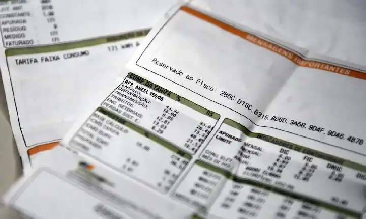 Brasil| Energia - Conta de luz: consumidor pagará quase R$ 1 tri a mais com medidas aprovadas nos últimos quatro anos, diz levantamento