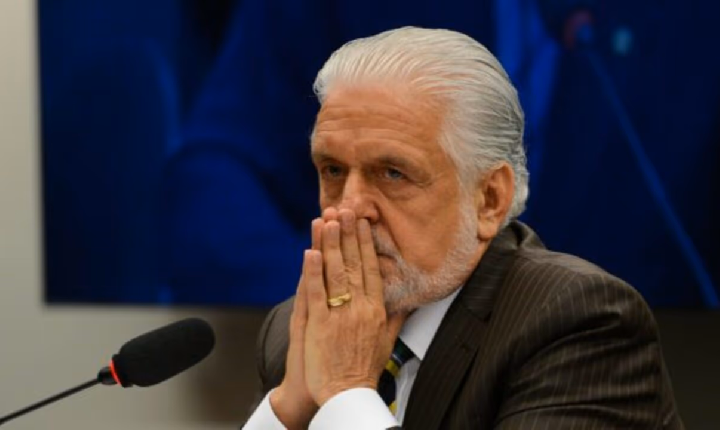 Brasil - Jaques Wagner tenta encontro com Lula após operação da PF