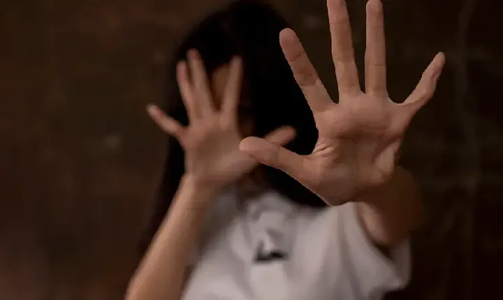 Brasil - Pai condenado a 61 anos por estuprar filhas gêmeas de 14 anos é preso