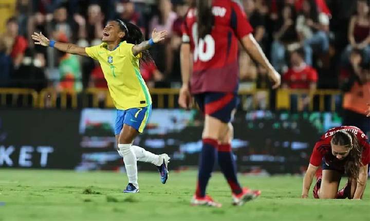 Câmara aprova medidas para fortalecer futebol feminino