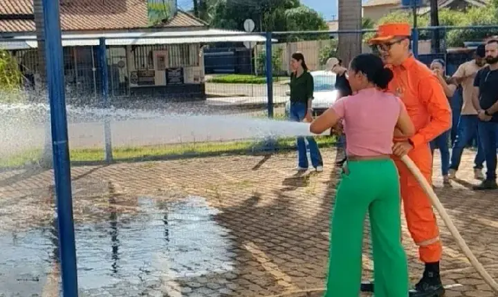 cidade - Curso de Projetos de Prevenção e Combate a Incêndio e Pânico é concluído com aula prática em Rolim de Moura