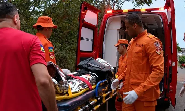 cidade - Idoso é resgatado após cair de ponte sobre o rio Pirarara, em Cacoal, RO