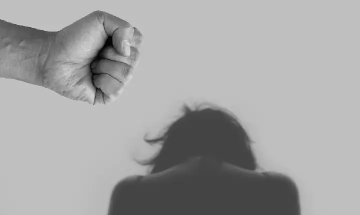 cidade-  Mulher denuncia companheiro por violência doméstica após agressões e ameaças; vítima conseguiu fugir e pedir ajuda