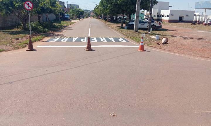 COMTRAN altera sentido de trecho da Rua Belo Horizonte para reforçar segurança e melhorar a fluidez do trânsito em Rolim de Moura