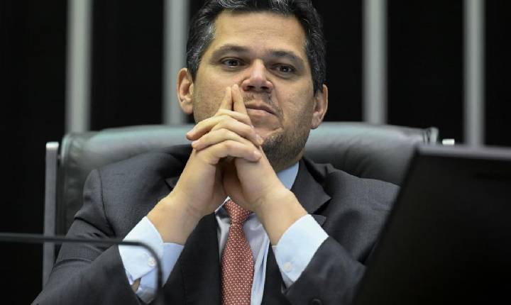 CPMI agora sai? Vorcaro pagou US$30 milhões (mais de R$ 155 milhões) a Alcolumbre, afirma revista