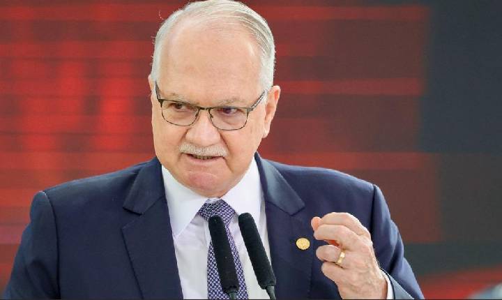 Crise no STF Fachin contraria Moraes e retira de suas mãos caso contra André Mendonça