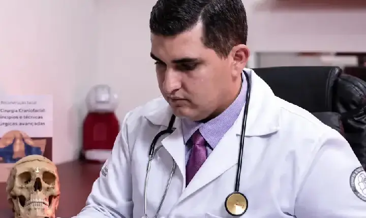 Dentista é preso suspeito de crimes sexuais contra adolescentes