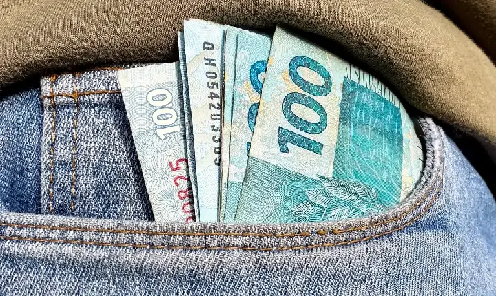 Economia-  Beneficiários com NIS de final 4 recebem Bolsa Família de agosto