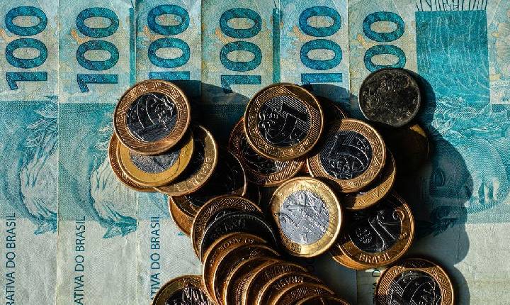Economia - Beneficiários com NIS de final 6 recebem Bolsa Família de julho