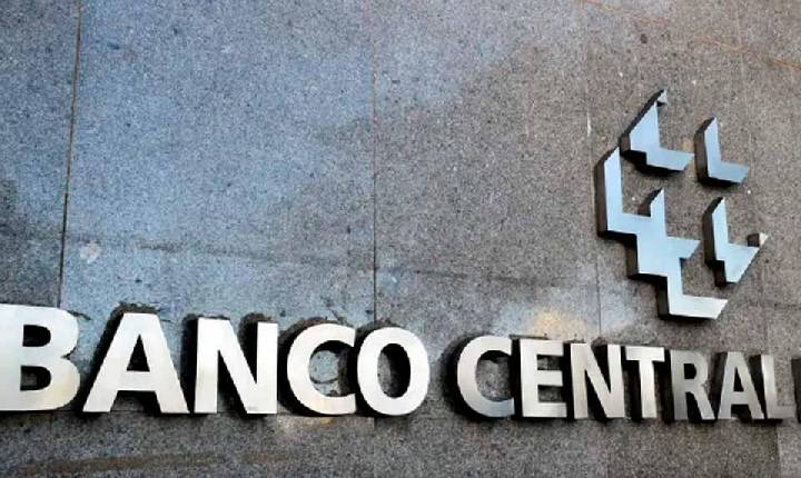 ECONOMIA Mercado financeiro eleva previsão da Selic para 13,75% ao ano