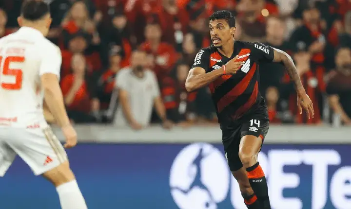Esportes - Athletico-PR mantém tabu de quase 12 anos contra o Inter em Curitiba