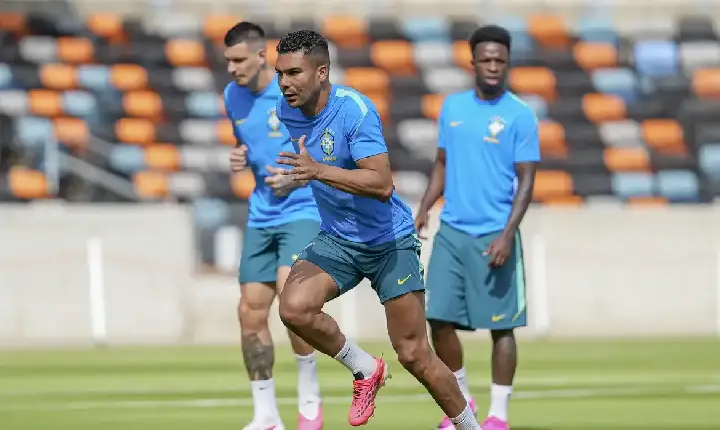 Esportes - Brasil fecha preparação para duelo contra Japão, 1º mata-mata da Copa