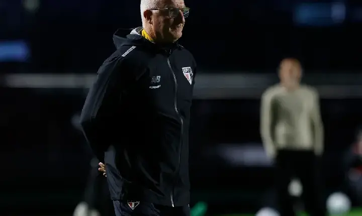 Esportes Dorival Jr. projeta duelo contra o Boca Juniors após vitória no Brasileirão