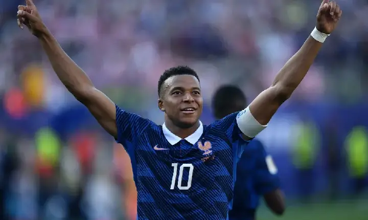 Esportes - Mbappé marca de pênalti e França elimina Paraguai nas oitavas da Copa