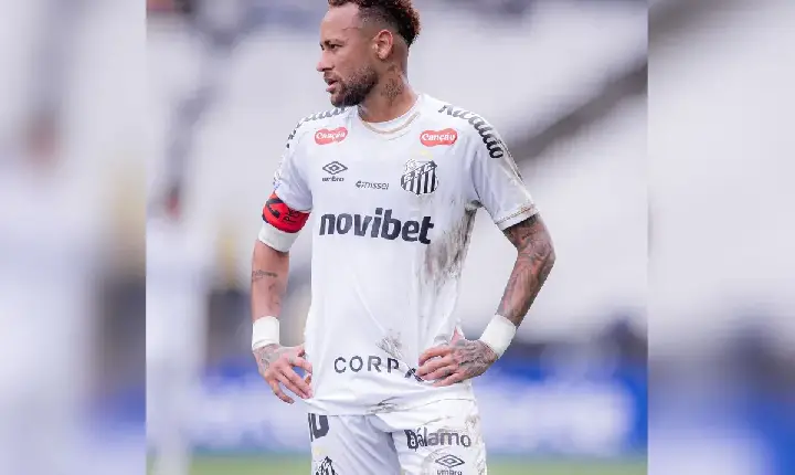 Esportes - Neymar se reapresenta ao Santos e passa por exames nesta sexta