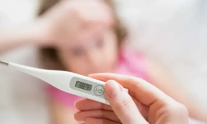 Febre com alterações neurológicas exige atendimento imediato