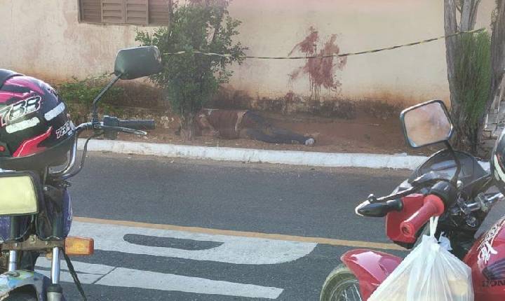 Homem é brutalmente assassinado a facadas durante bebedeira em MT; imagens fortes
