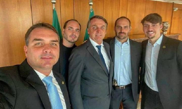 'Humanitária e familiar' - Moraes veta visita de filhos a Jair Bolsonaro no Dia dos Pais