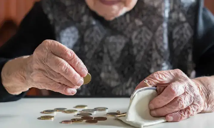 Idosos têm direito aos R$1621 do INSS sem ter contribuído