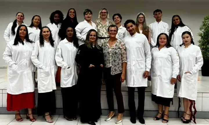 IFRO - Campus Ji-Paraná reúne alunos da Licenciatura em Química em Cerimônia de Entrega de Jaleco