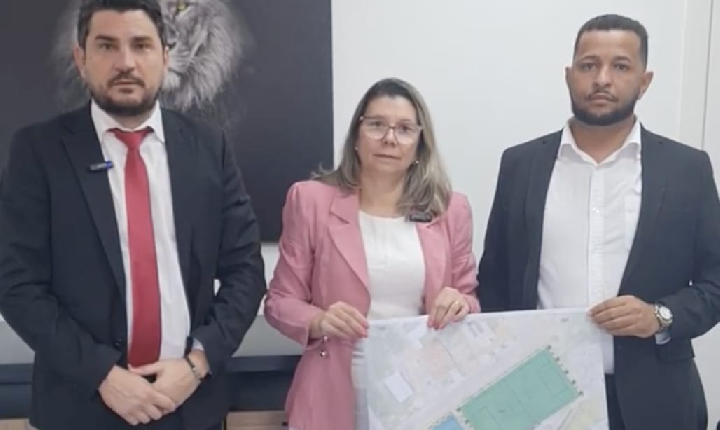 Jean Mendonça garante campo sintético para bairros em de Pimenta Bueno 
