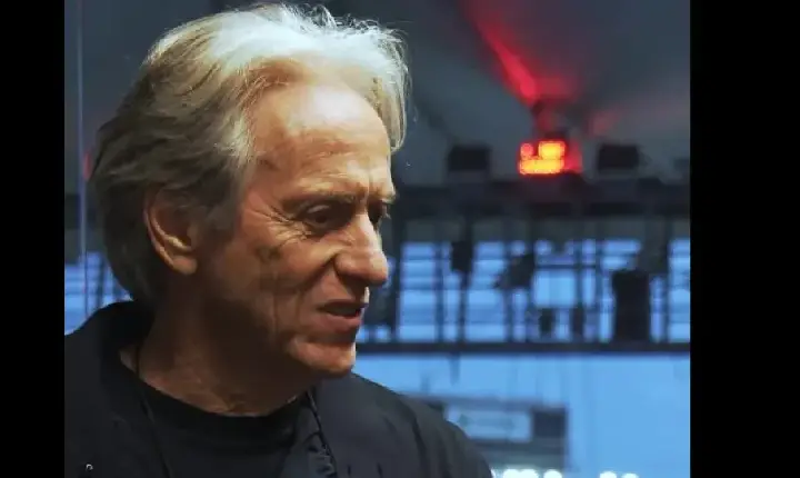 Jorge Jesus volta ao Maracanã, vê vitória do Fla e emociona torcedores