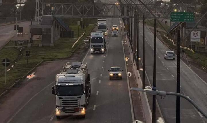 Licenciamento de veículos final 5 vence em 29 de maio
