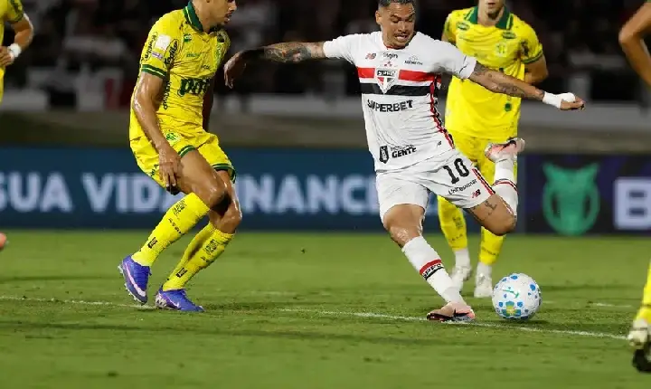 Luciano marca, São Paulo vence Mirassol e entra no G4 do Brasileirão