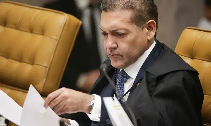Manoela Alcântara - Nunes Marques é o relator do pedido de revisão criminal de Bolsonaro no STF