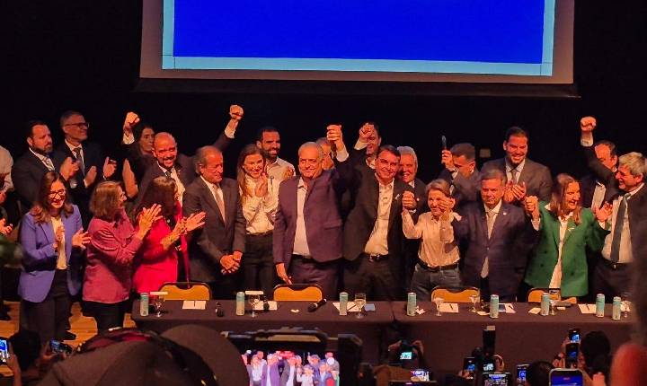 Martelo batido Flávio oficializa o alagoano Alfredo Gaspar como vice na disputa ao Planalto