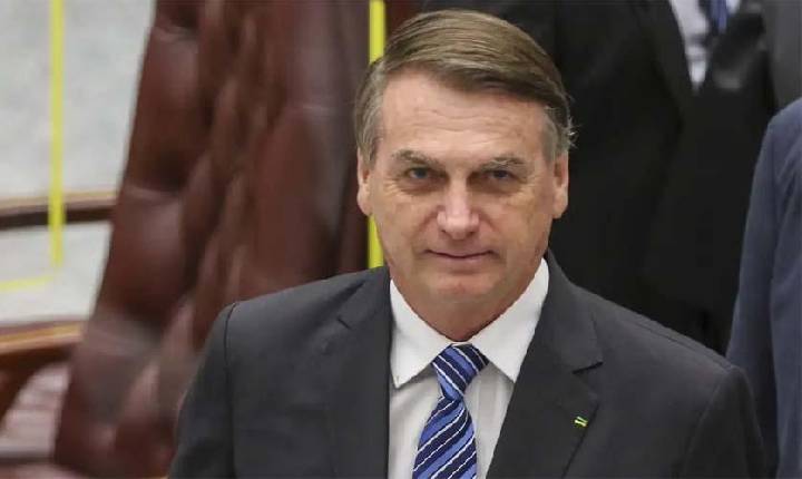 Moraes mantém Bolsonaro em prisão domiciliar