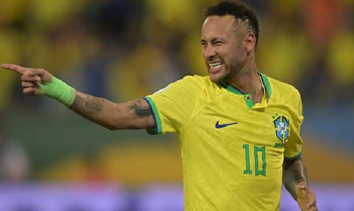 Neymar soma 16 participações em gols em 18 jogos
