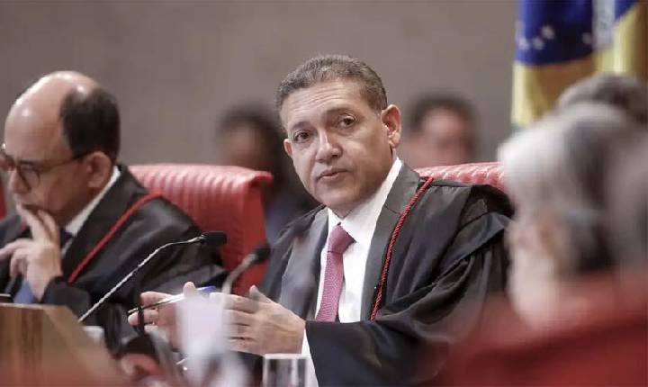 Nunes Marques vai relatar ação de Bolsonaro para anular pena