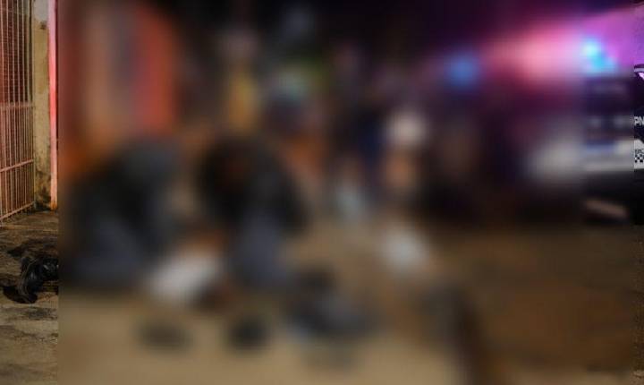 'OU ME DÁ OU TE MATO' - PMs flagram homem com pênis de fora tentando estuprar mulher no meio da rua em MT