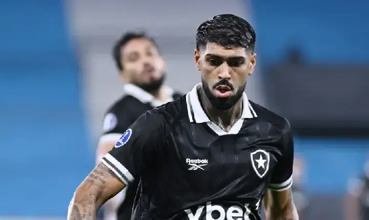 Palmeiras anuncia contratação do zagueiro Alexander Barboza, ex-Botafogo