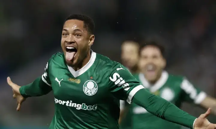 Palmeiras terá 'maratona' fora de casa e trabalha para recuperar Vitor Roque