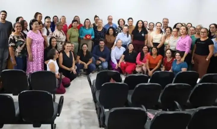 PIMENTA BUENO - Semed reúne gestores escolares e celebra conquista do Selo Ouro Nacional de Alfabetização