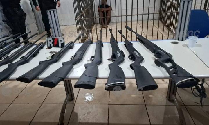 Plantão de Polícia -  VÍDEO: Quadrilha quebra parede e furta 12 carabinas em Porto Velho