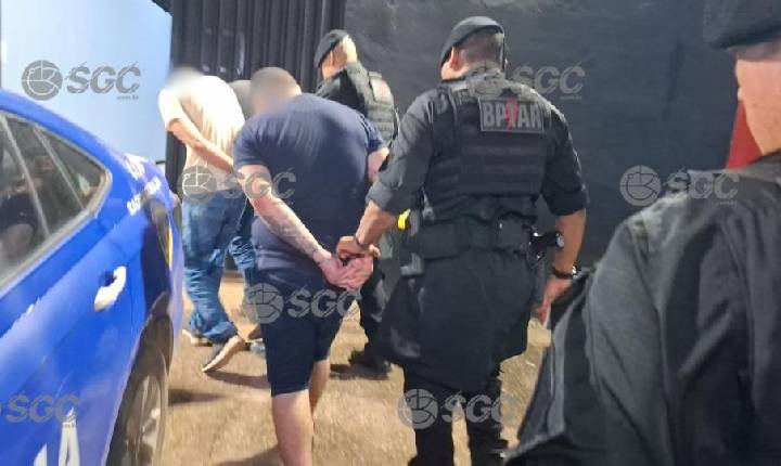 Plantão de Polícia -  Vídeo: Três suspeitos são presos com moto furtada e adulterada no bairro Tucumanzal