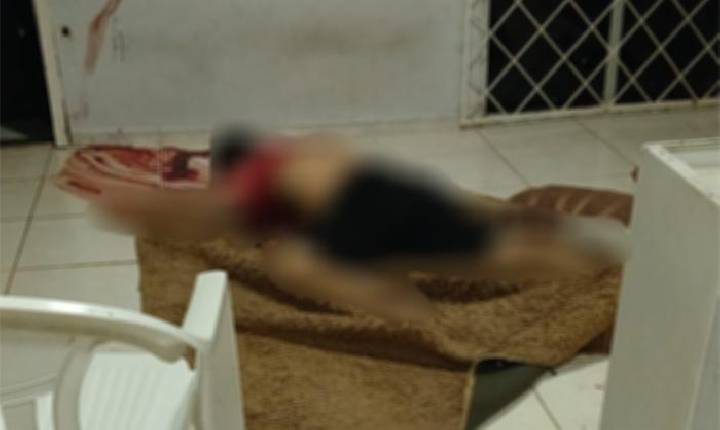 Polícia - Ferido a facadas, homem sobe escadas e morre dentro de apartamento no Morar Melhor