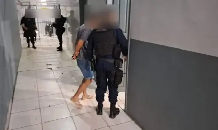Polícia - Filho agride pai de 74 anos, enfrenta policiais e acaba preso em Porto Velho