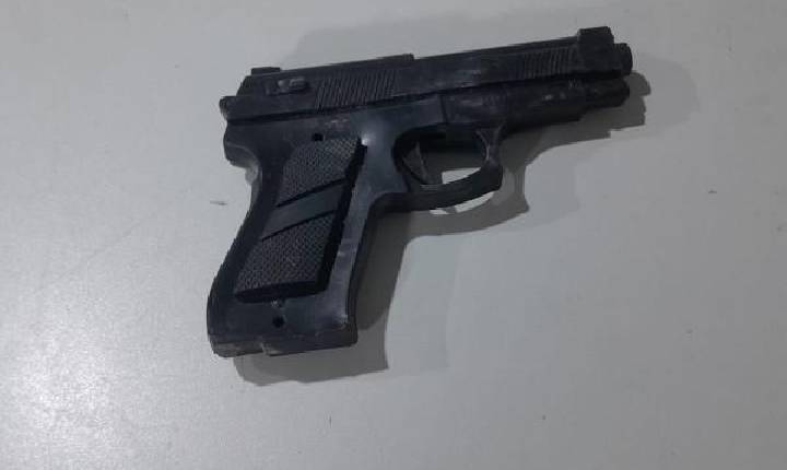 Polícia - Homem é baleado após apontar arma de brinquedo para policiais na zona leste de Porto Velho